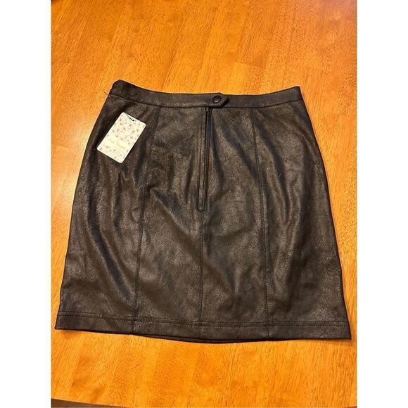 Free People NWT rumi ruched faux leather mini skirt Small $78 - Picture 3 of 7